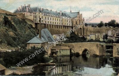 Carte postale ancienne Château et Vieux Pont — Thouars (Deux-Sèvres)
