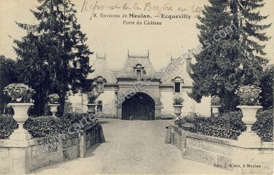 Carte postale ancienne Porte du Château — Ecquevilly (Yvelines)