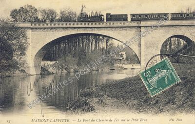 Carte postale ancienne Le Pont du Chemin de Fer sur le Petit Bras — Maisons-Laffitte (Yvelines)