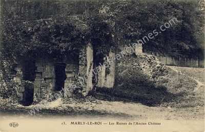Carte postale ancienne Les Ruines de l'Ancien Château — Marly-le-Roi (Yvelines)