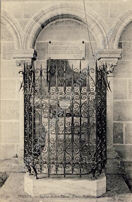 Carte postale ancienne Église Notre-Dame, Fonts Baptismaux de Saint-Louis — Poissy (Yvelines)