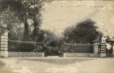 Carte postale ancienne Entrée du Château — Rambouillet (Yvelines)