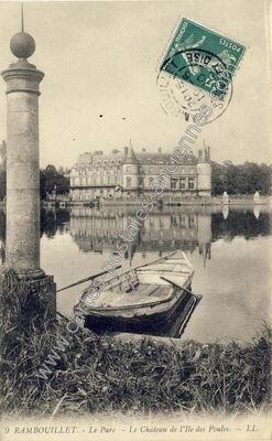 Carte postale ancienne Le Parc - Le Château de l'Ile des Poules — Rambouillet (Yvelines)