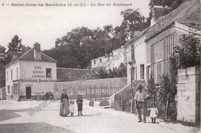 Carte postale ancienne La Rue du Boulevard — Saint-Nom-la-Bretèche (Yvelines)