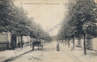 Carte postale ancienne Avenue de la Gare — Sartrouville (Yvelines)