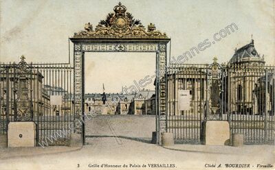 Carte postale ancienne Grille d'Honneur du Palais — Versailles (Yvelines)