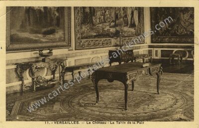 Carte postale ancienne Le Château - La Table de la Paix — Versailles (Yvelines)