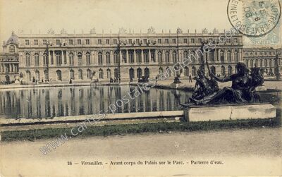 Carte postale ancienne Avant-corps du Palais sur le Parc. - Parterre d'eau — Versailles (Yvelines)