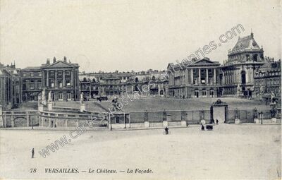 Carte postale ancienne Le Château. — La Façade — Versailles (Yvelines)