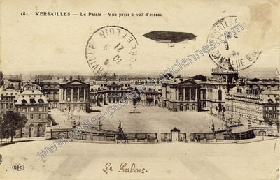 Carte postale ancienne Le Palais - Vue prise à vol d'oiseau — Versailles (Yvelines)
