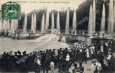 Carte postale ancienne Le Parc - Grandes Eaux - Bassin de Neptune — Versailles (Yvelines)