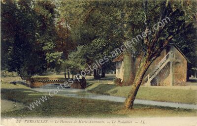 Carte postale ancienne Le Hameau de Marie-Antoinette. — Le Poulailler — Versailles (Yvelines)
