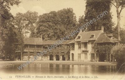 Carte postale ancienne Hameau de Marie-Antoinette. — La Maison de la Reine — Versailles (Yvelines)