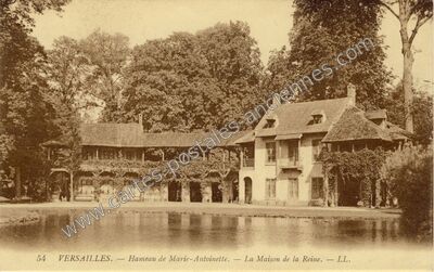 Carte postale ancienne Hameau de Marie-Antoinette. — La Maison de la Reine — Versailles (Yvelines)