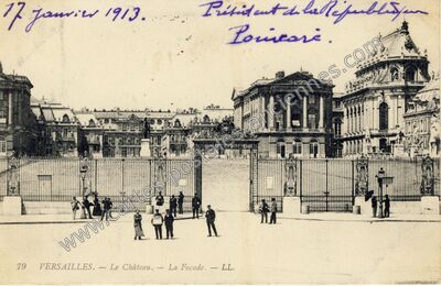 Carte postale ancienne Le Château. — La Façade — Versailles (Yvelines)