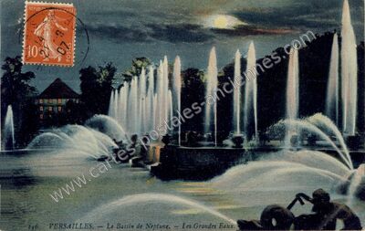 Carte postale ancienne Le Bassin de Neptune. — Les Grandes Eaux — Versailles (Yvelines)