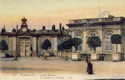 Carte postale ancienne Grand Trianon. Le Pavillon de l'Horloge — Versailles (Yvelines)