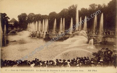 Carte postale ancienne Le Bassin de Neptune le jour des grandes eaux — Versailles (Yvelines)