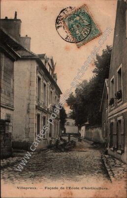 Carte postale ancienne Façade de l'Ecole d'horticulture — Villepreux (Yvelines)