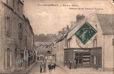 Carte postale ancienne Rue de la Mairie — Villepreux (Yvelines)