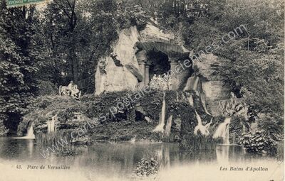 Carte postale ancienne Parc de Versailles et Les Bains d'Apollon — Versailles (Yvelines)