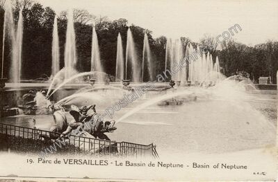 Carte postale ancienne Parc de Versailles - Le Bassin de Neptune — Versailles (Yvelines)