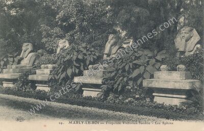 Carte postale ancienne Propriété Victorien Sardou - Les Sphinx — Marly-le-Roi (Yvelines)