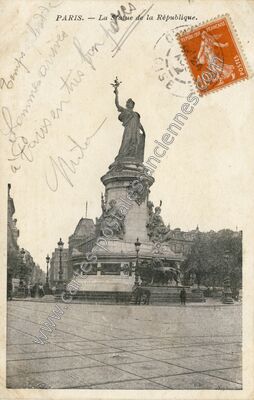 Carte postale ancienne place de la republique — Paris 3e (Paris)