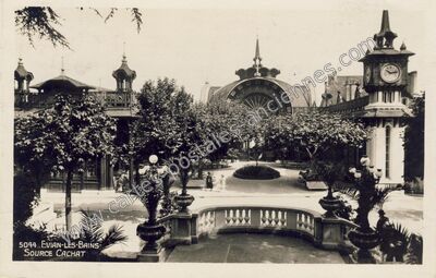 Carte postale ancienne Source Cachat — Évian-les-Bains (Haute-Savoie)