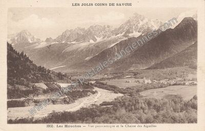 Carte postale ancienne Vue panoramique et la Chaîne des Aiguilles — Les Houches (Haute-Savoie)