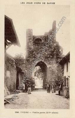 Carte postale ancienne Vieille porte (XIVe siècle) — Yvoire (Haute-Savoie)