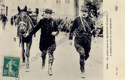 Carte postale ancienne Un prêtre belge en équipement de guerre — Pretre Belge — Personnage