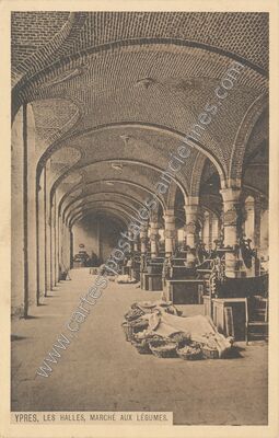 Carte postale ancienne Les Halles, Marché aux Légumes — Ypres — Belgique