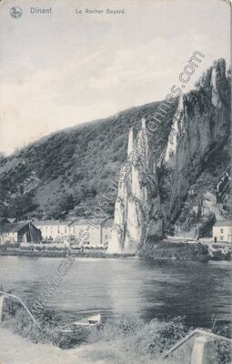Carte postale ancienne Le Rocher Bayard — Dinant — Belgique