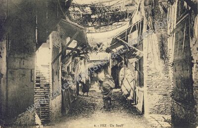 Carte postale ancienne Un Souk — Fez — Maroc
