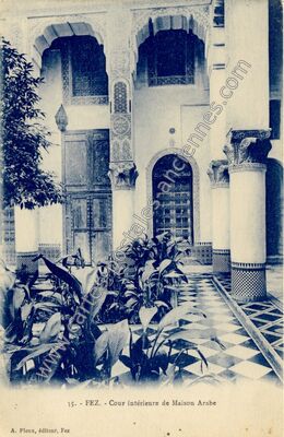 Carte postale ancienne Cour intérieure de Maison Arabe — Fez — Maroc