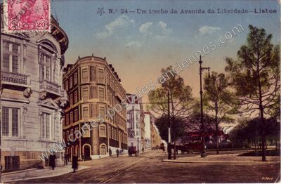 Carte postale ancienne Um trecho da Avenida da Liberdade — Lisboa — Portugal