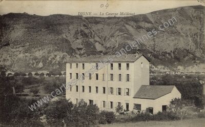 Carte postale ancienne Digne — Digne-les-Bains (Alpes-de-Haute-Provence)