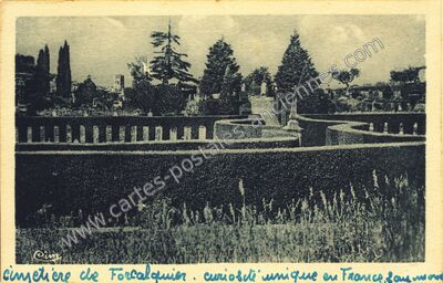 Carte postale ancienne Cimetière. curiosité unique en France — Forcalquier (Alpes-de-Haute-Provence)