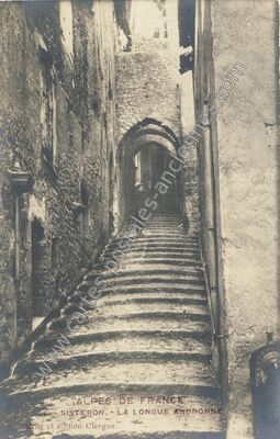 Carte postale ancienne La Longue Andronne — Sisteron (Alpes-de-Haute-Provence)