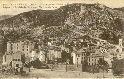 Carte postale ancienne Vue générale et le Fort — Entrevaux (Alpes-de-Haute-Provence)