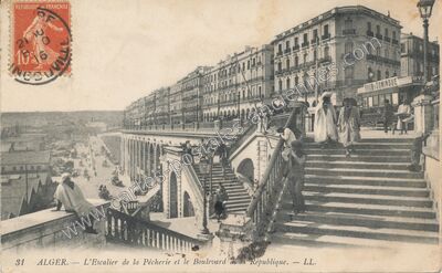 Carte postale ancienne L'Escalier de la Pêcherie et le Boulevard de la République — Alger — Algérie