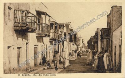 Carte postale ancienne Rue des Ouled Nails — Biskra — Algérie