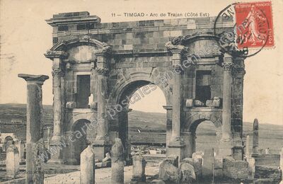 Carte postale ancienne Arc de Trajan (Côté Est) — Timgad — Algérie