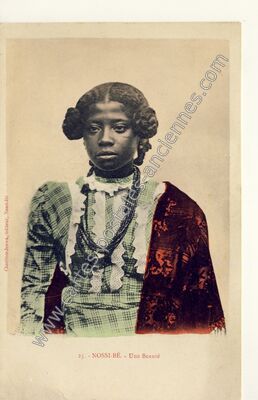 Carte postale ancienne Une Beauté — Nossi Be — Madagascar