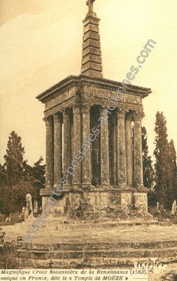 Carte postale ancienne Magnifique Croix hosannière de la Renaissance, unique en France, dite le « Temple de MOËZE — Moëze (Charente-Maritime)