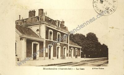 Carte postale ancienne La Gare — Montendre (Charente-Maritime)