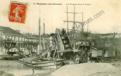 Carte postale ancienne Les Dragues dans le Bassin — Mortagne-sur-Gironde (Charente-Maritime)