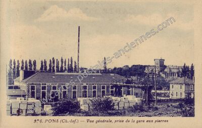 Carte postale ancienne Vue générale, prise de la gare aux pierres — Pons (Charente-Maritime)