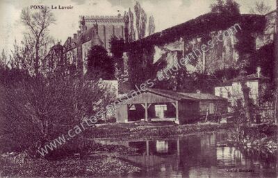 Carte postale ancienne Le Lavoir — Pons (Charente-Maritime)